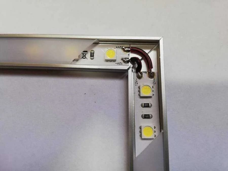 Монтаж LED-ленты — соединение отрезков ленты в углу профиля